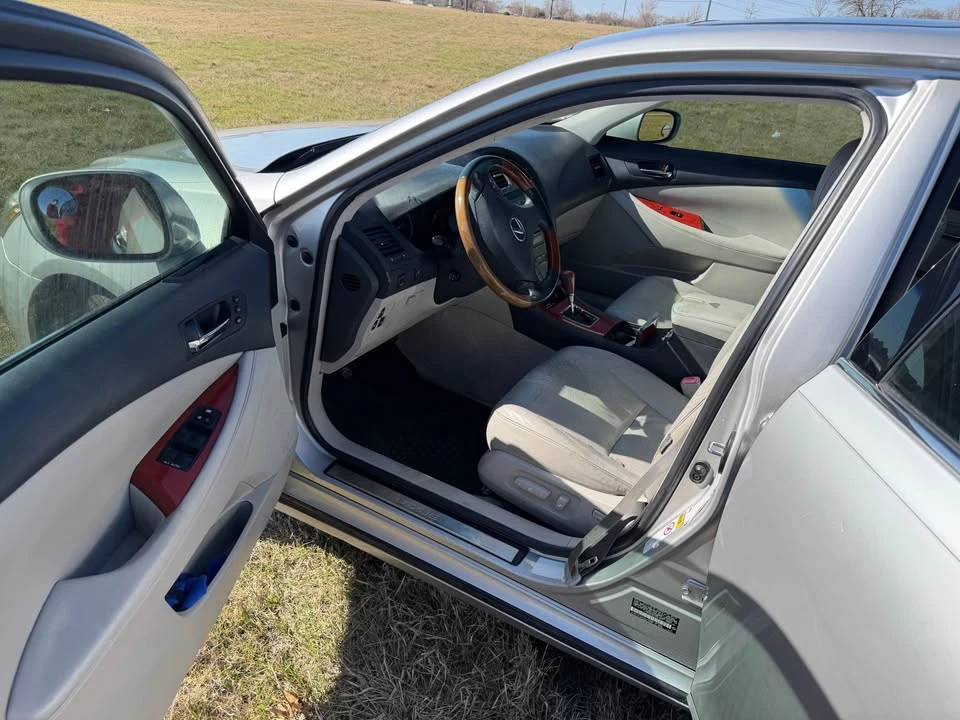 2007 Lexus ES 5th Gen - Image 12 of 13