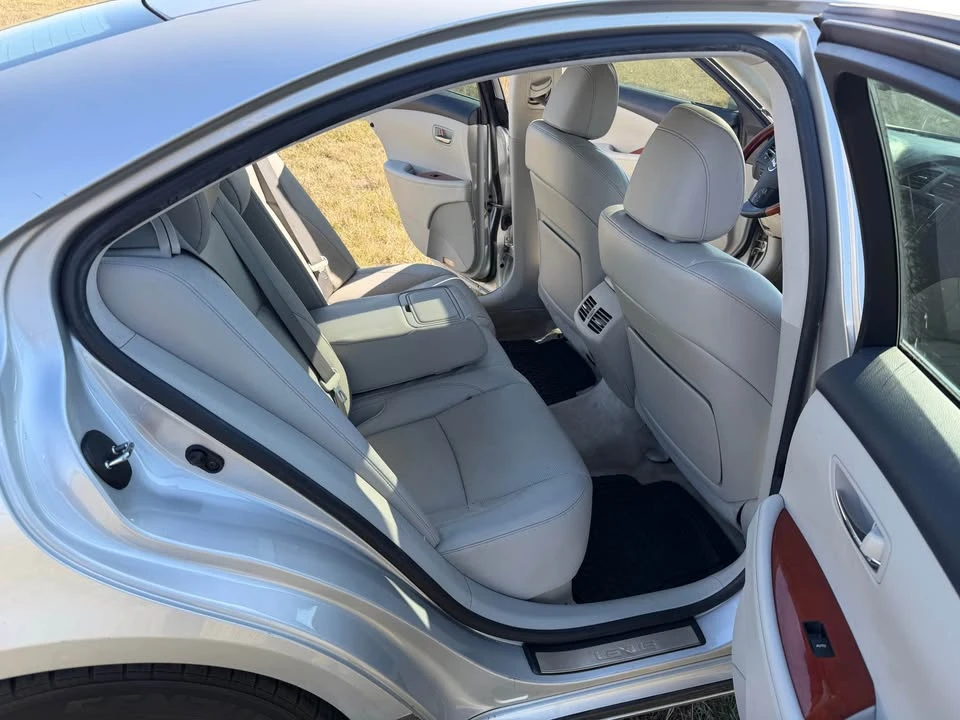 2007 Lexus ES 5th Gen - Image 9 of 13