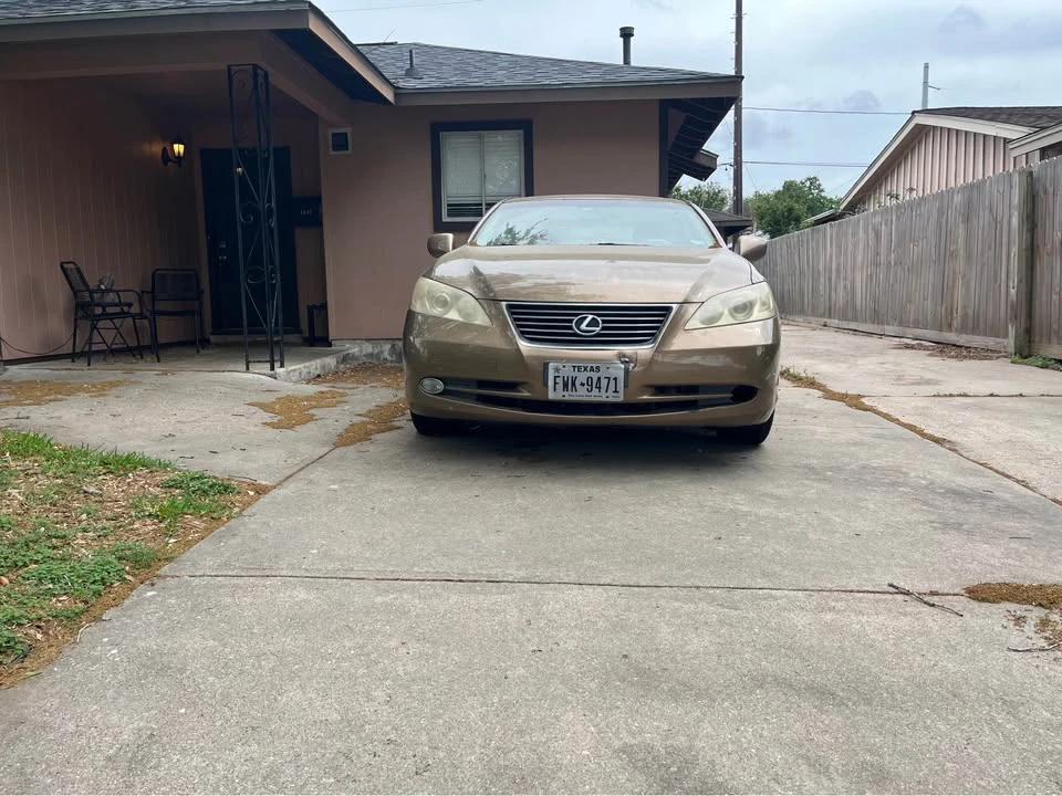 2007 Lexus ES 5th Gen - Image 2 of 11