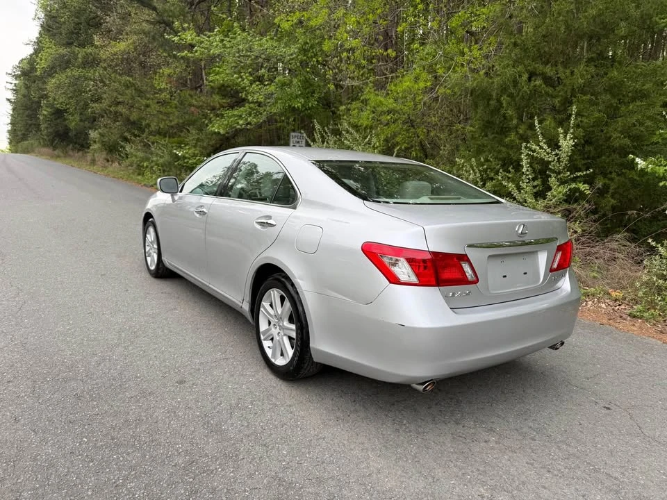 2007 Lexus ES 5th Gen - Image 2 of 12