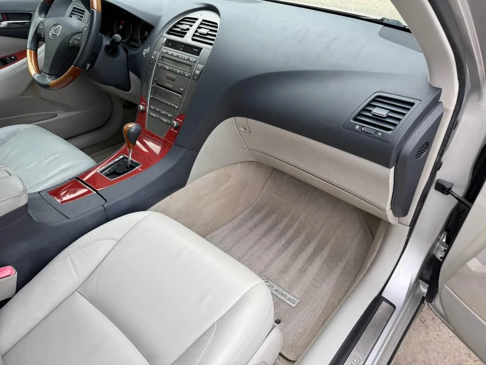 2007 Lexus ES 5th Gen - Image 9 of 12