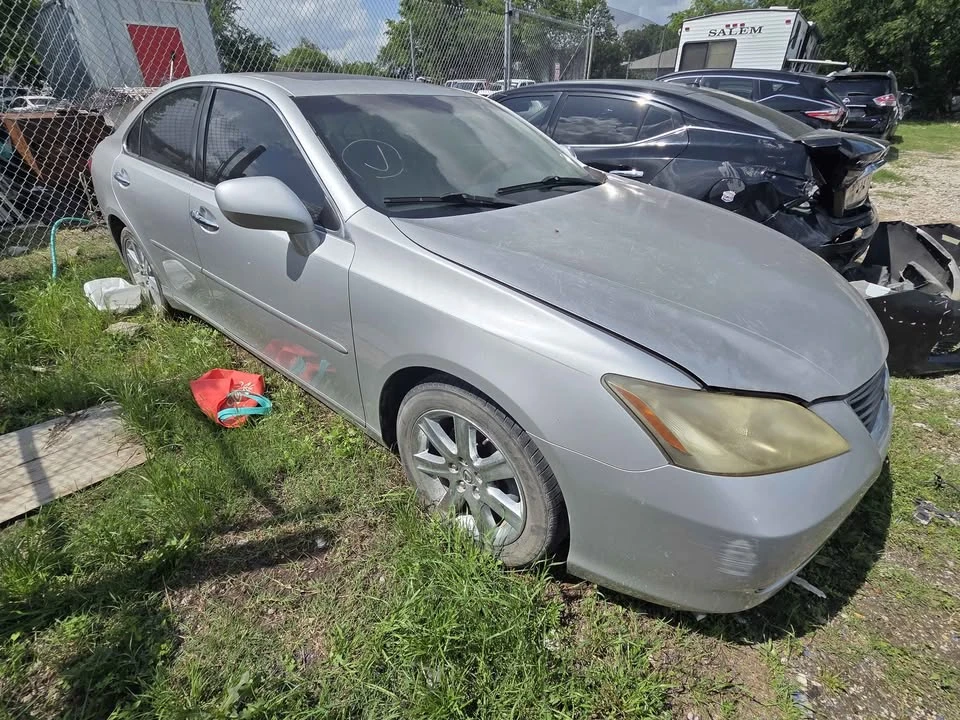 2007 Lexus ES 5th Gen - Image 4 of 11
