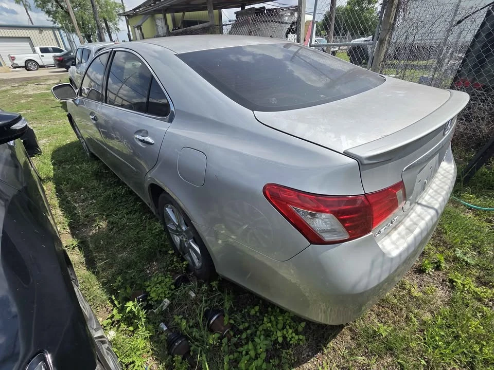 2007 Lexus ES 5th Gen - Image 6 of 11
