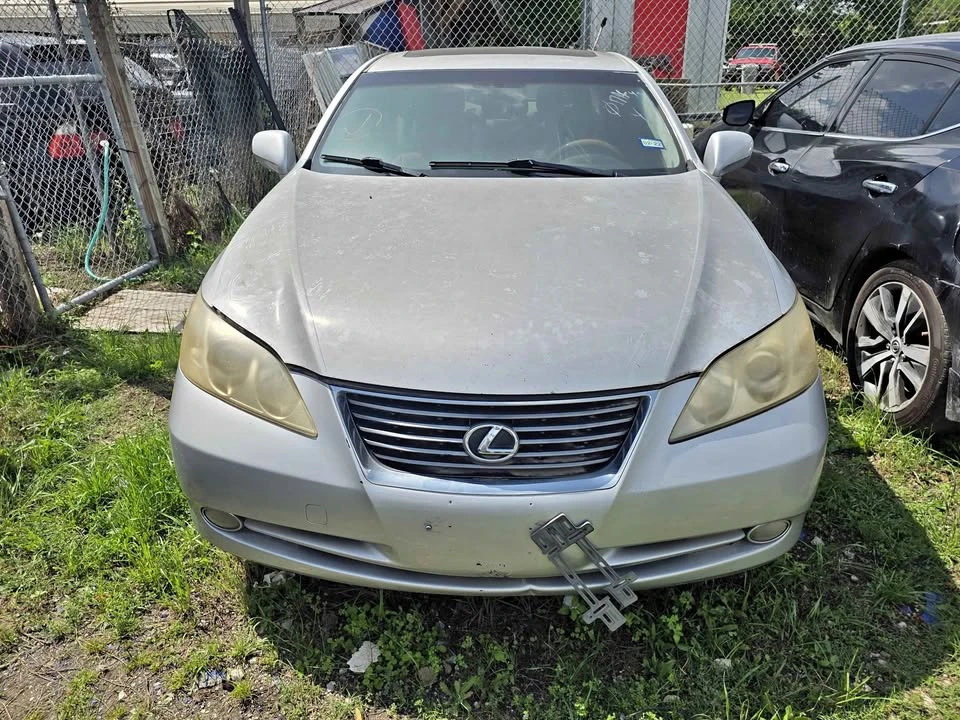 2007 Lexus ES 5th Gen - Image 2 of 11