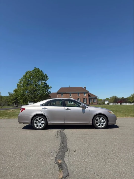 2007 Lexus ES 5th Gen - Image 4 of 16