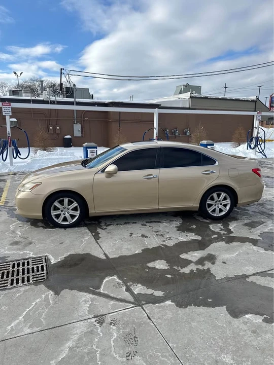 2007 Lexus ES 5th Gen - Image 2 of 10