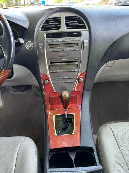 2007 Lexus ES 5th Gen - Image 14 of 19