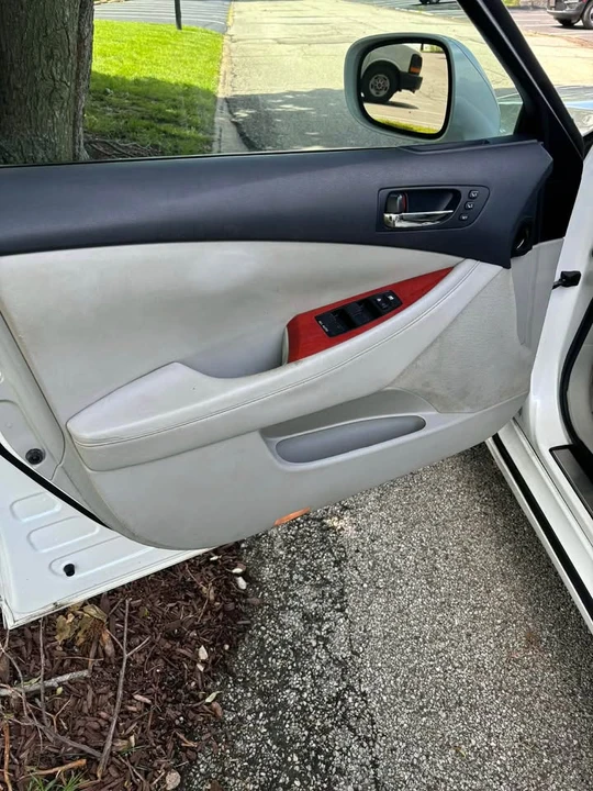2007 Lexus ES 5th Gen - Image 11 of 19