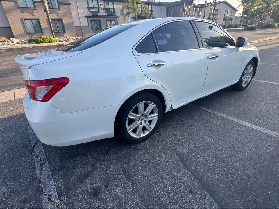 2007 Lexus ES 5th Gen - Image 4 of 10