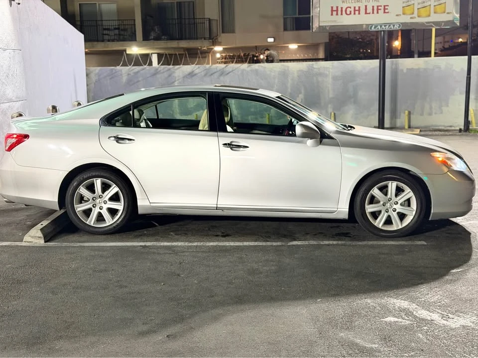 2007 Lexus ES 5th Gen - Image 2 of 17