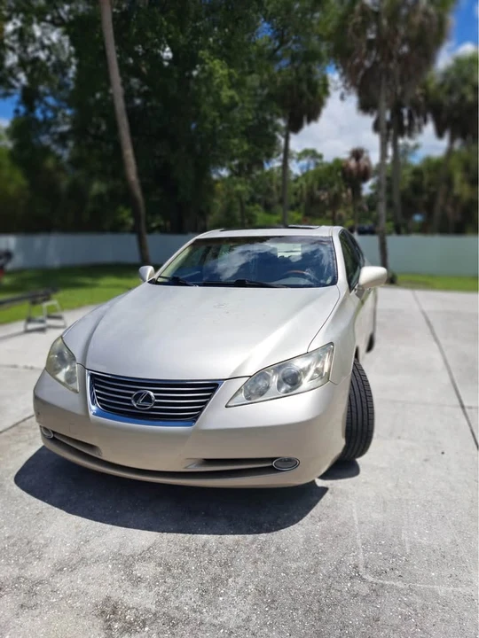 2007 Lexus ES 5th Gen - Image 2 of 20