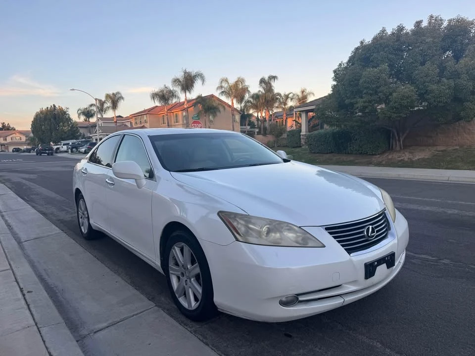 2007 Lexus ES 5th Gen - Image 3 of 10