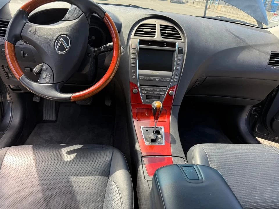 2007 Lexus ES 5th Gen - Image 12 of 19