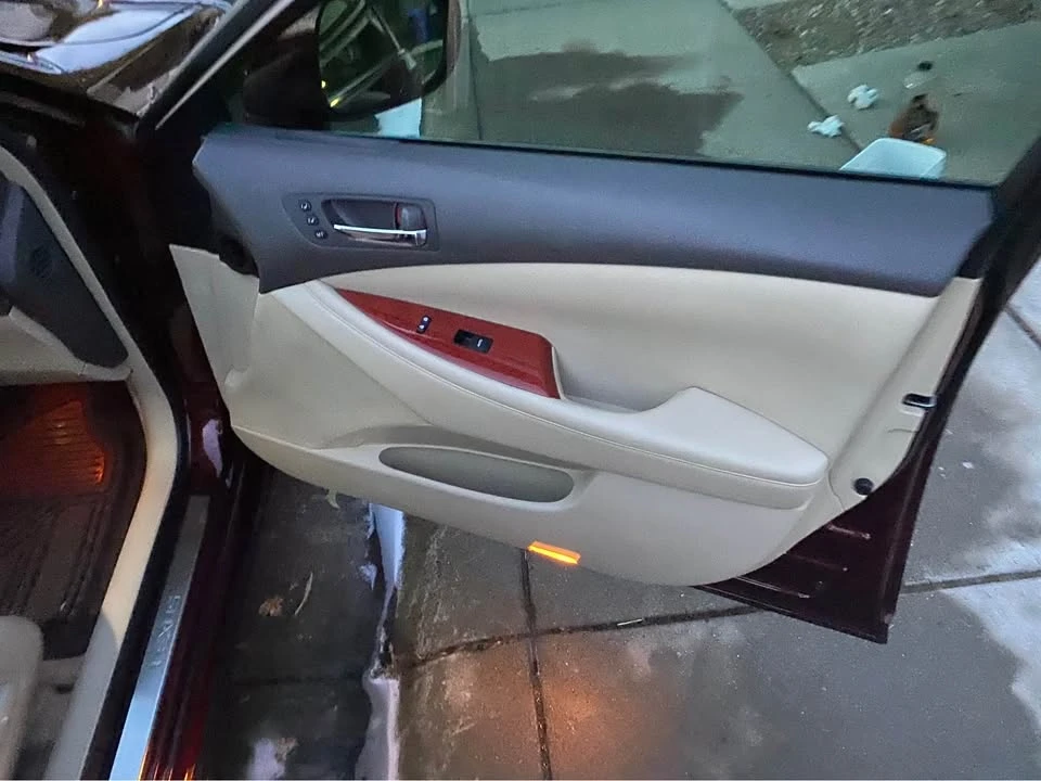 2007 Lexus ES 5th Gen - Image 9 of 13