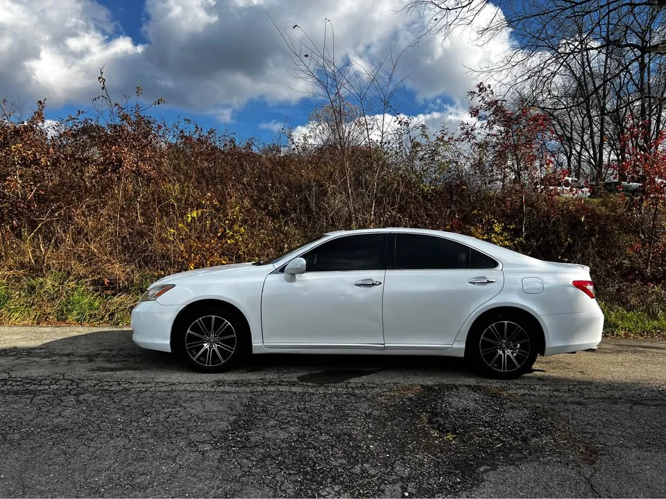 2007 Lexus ES 5th Gen - Image 2 of 17