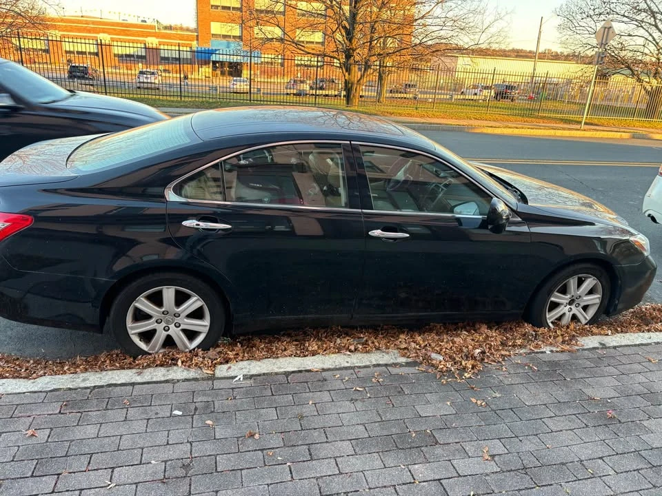 2007 Lexus ES 5th Gen - Image 2 of 4