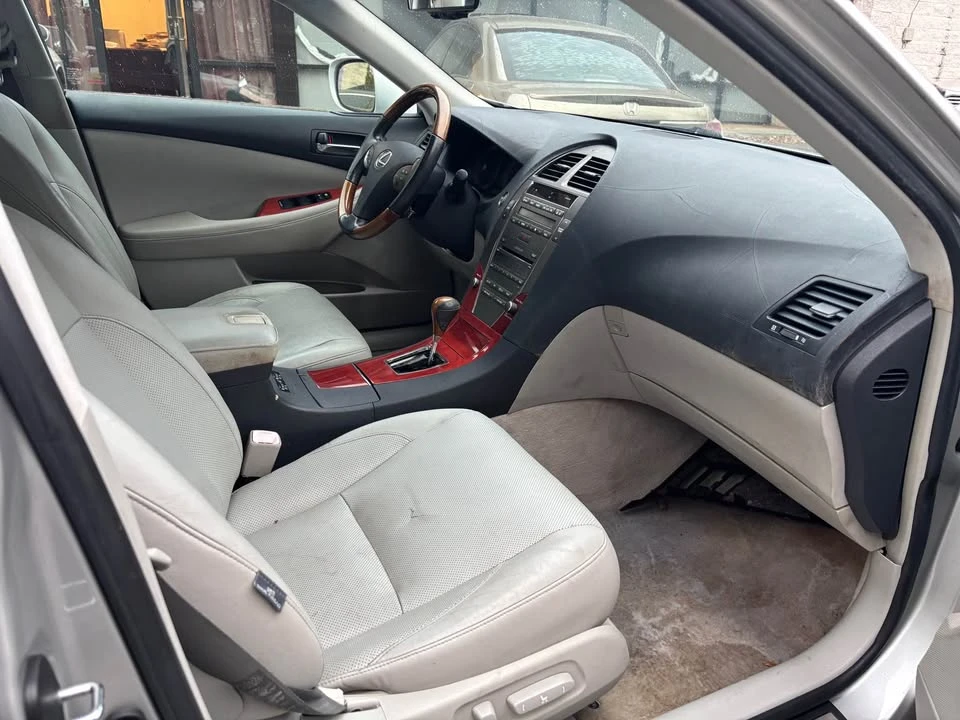 2007 Lexus ES 5th Gen - Image 12 of 13
