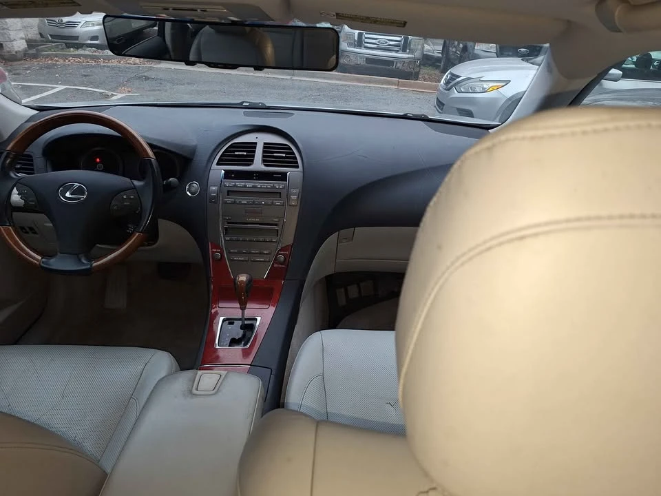 2007 Lexus ES 5th Gen - Image 12 of 13