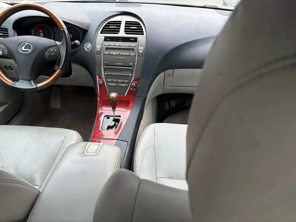 2007 Lexus ES 5th Gen - Image 9 of 13