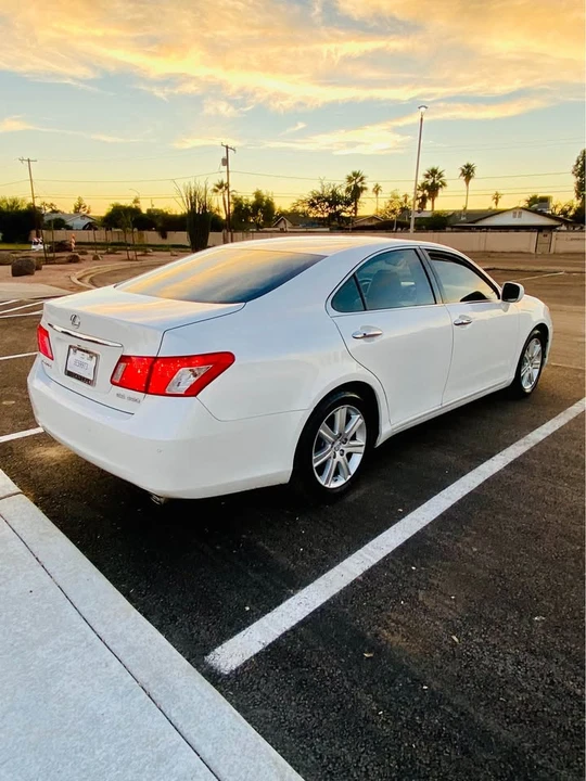 2007 Lexus ES 5th Gen - Image 3 of 8