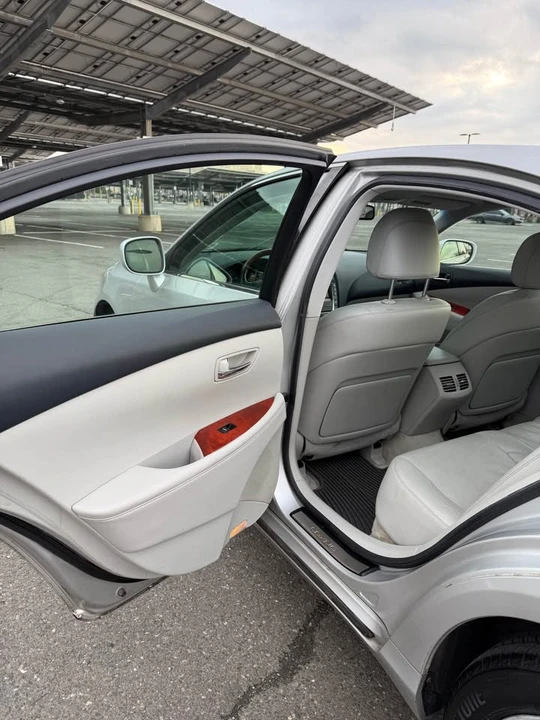 2007 Lexus ES 5th Gen - Image 12 of 20