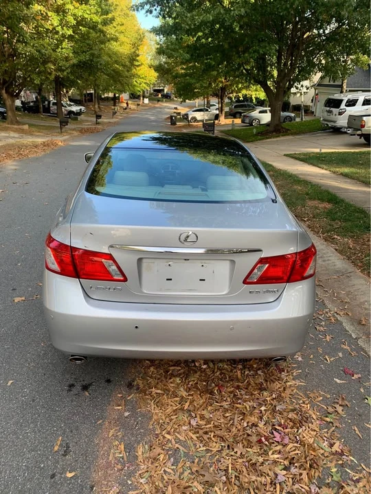 2007 Lexus ES 5th Gen - Image 4 of 4