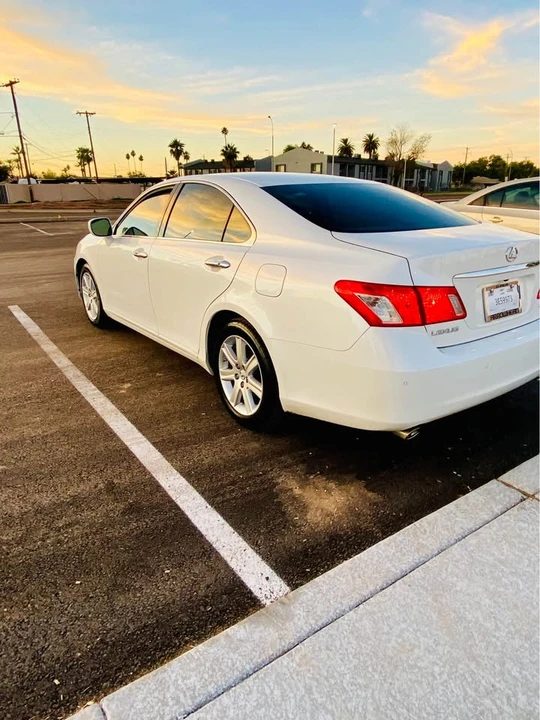2007 Lexus ES 5th Gen - Image 4 of 8