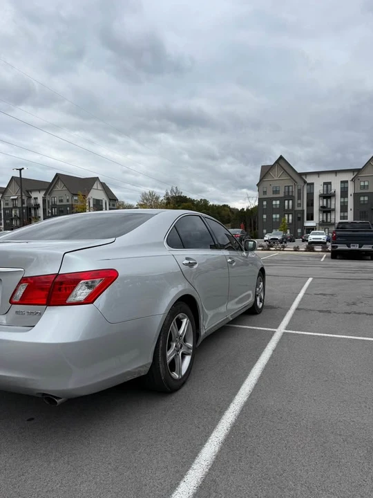 2007 Lexus ES 5th Gen - Image 2 of 8