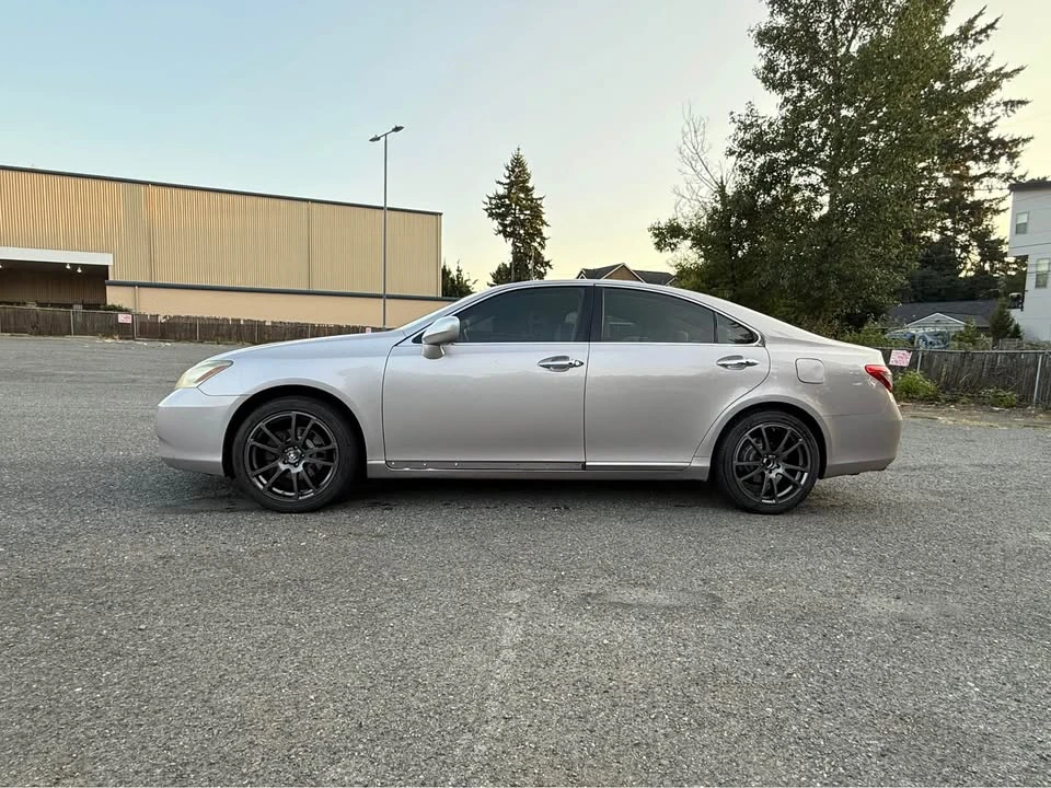 2007 Lexus ES 5th Gen - Image 2 of 11