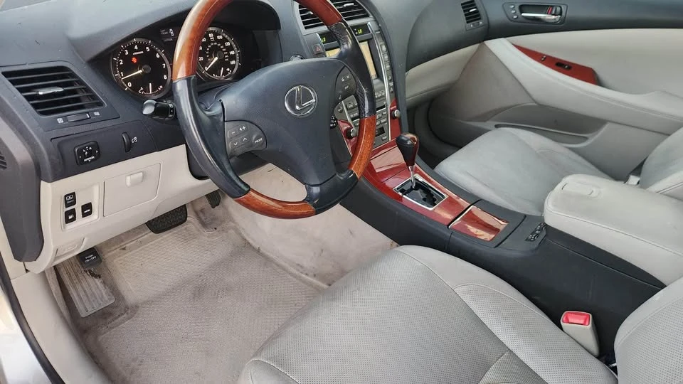2007 Lexus ES 5th Gen - Image 10 of 13