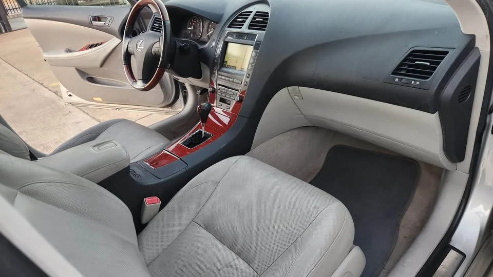 2007 Lexus ES 5th Gen - Image 9 of 13