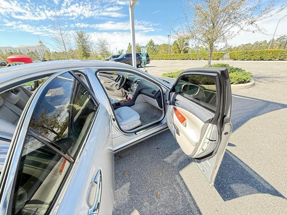 2007 Lexus ES 5th Gen - Image 14 of 16