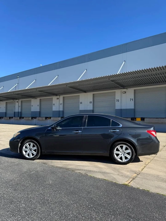 2007 Lexus ES 5th Gen - Image 2 of 11