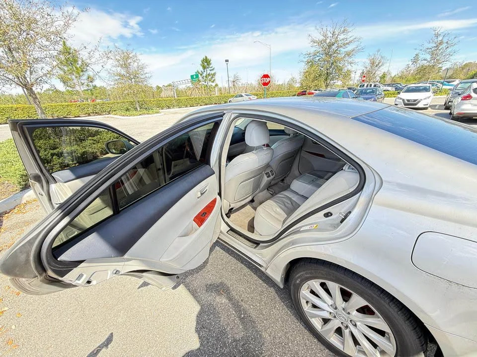 2007 Lexus ES 5th Gen - Image 10 of 16