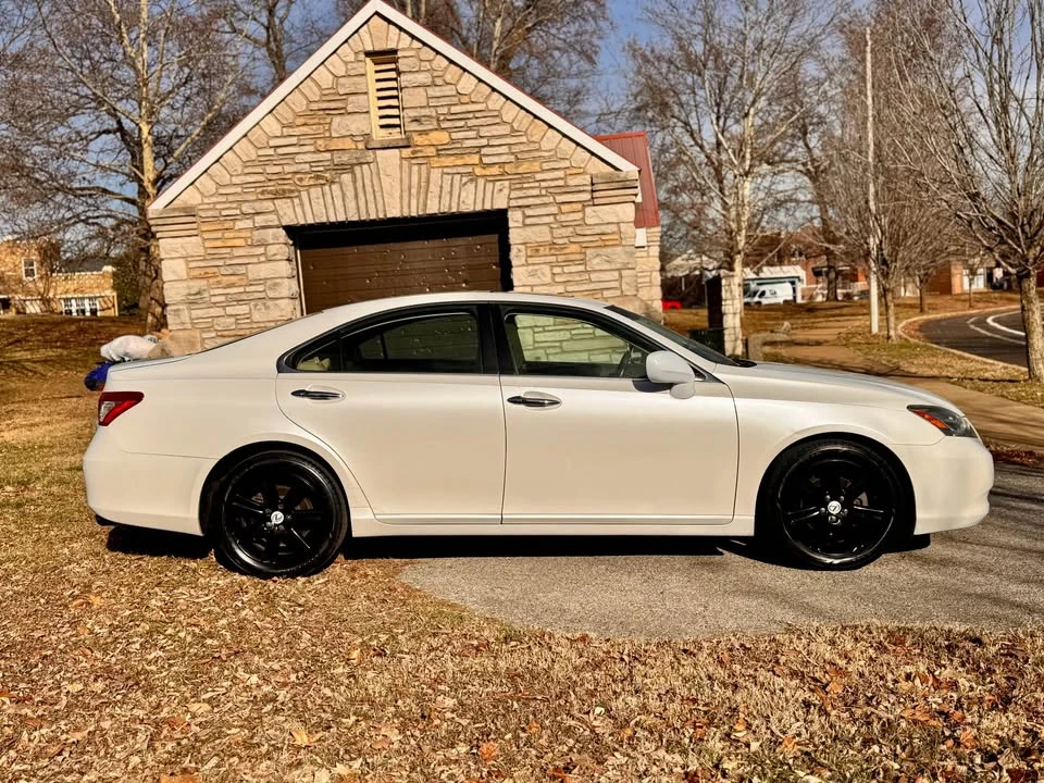 2007 Lexus ES 5th Gen - Image 2 of 20