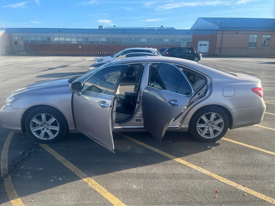 2007 Lexus ES 4th Gen - Image 2 of 10