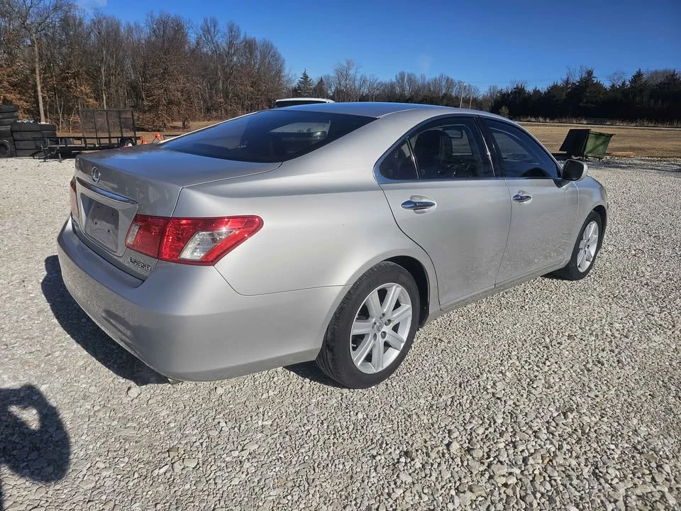 2007 Lexus ES 5th Gen - Image 3 of 10