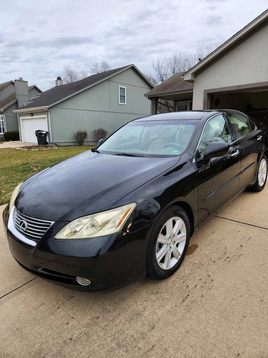 2007 Lexus ES 5th Gen - Image 2 of 12