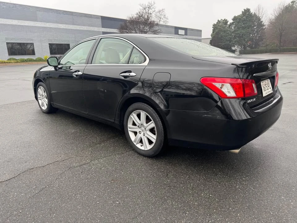 2007 Lexus ES 5th Gen - Image 2 of 12