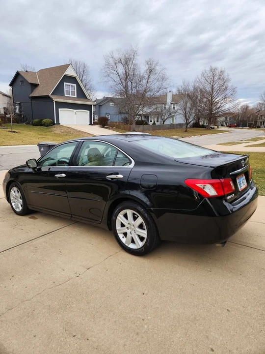 2007 Lexus ES 5th Gen - Image 4 of 12