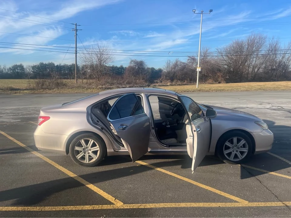 2007 Lexus ES 4th Gen - Image 4 of 10