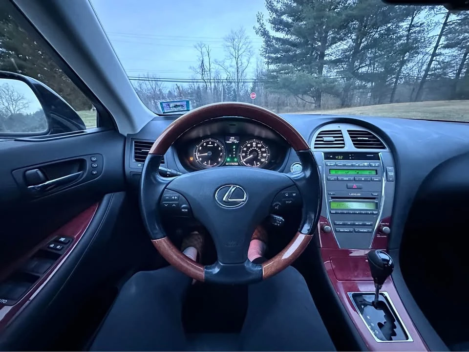 2007 Lexus ES 5th Gen - Image 8 of 11