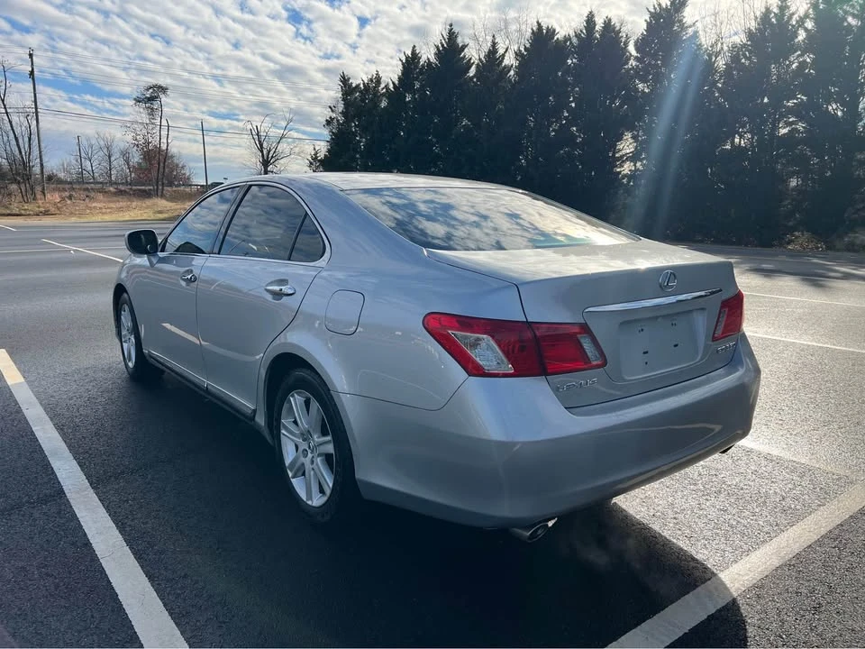 2007 Lexus ES 5th Gen - Image 3 of 15
