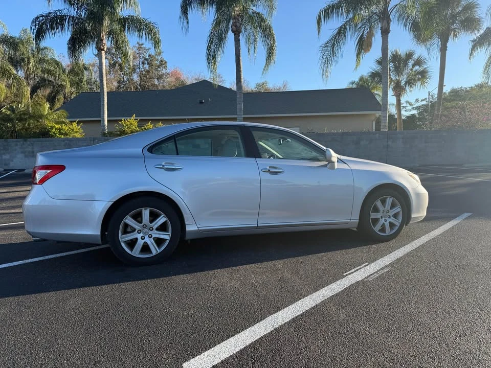 2007 Lexus ES 5th Gen - Image 3 of 11