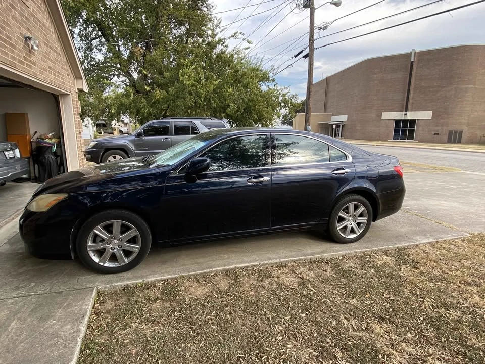 2007 Lexus ES 5th Gen - Image 4 of 4