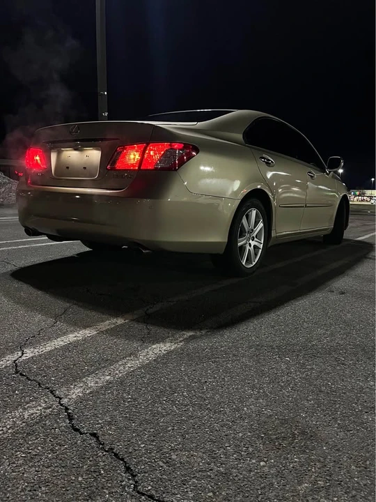 2007 Lexus ES 5th Gen - Image 2 of 10