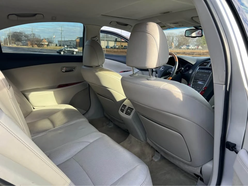 2007 Lexus ES 5th Gen - Image 12 of 15