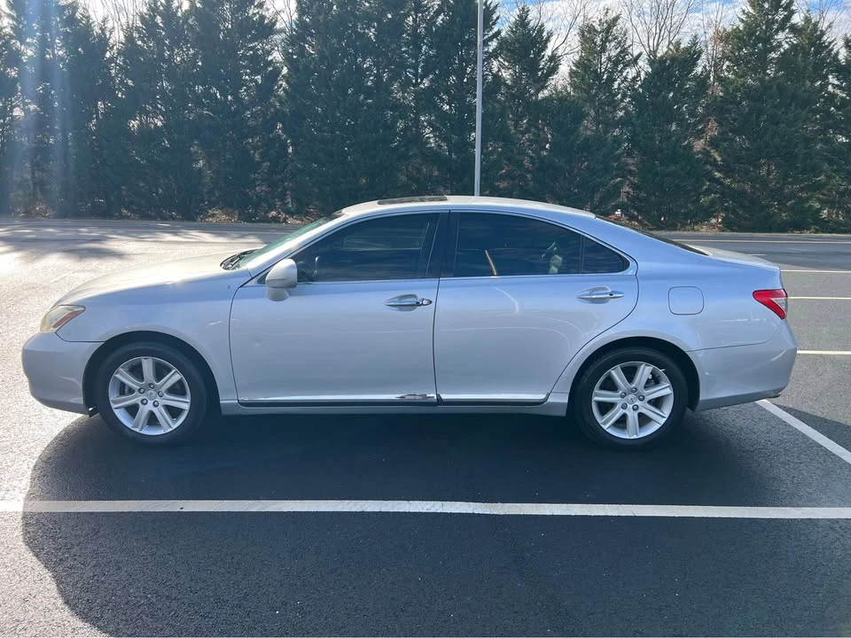 2007 Lexus ES 5th Gen - Image 2 of 15