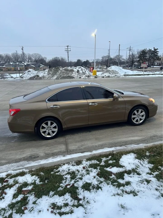 2007 Lexus ES 5th Gen - Image 2 of 11