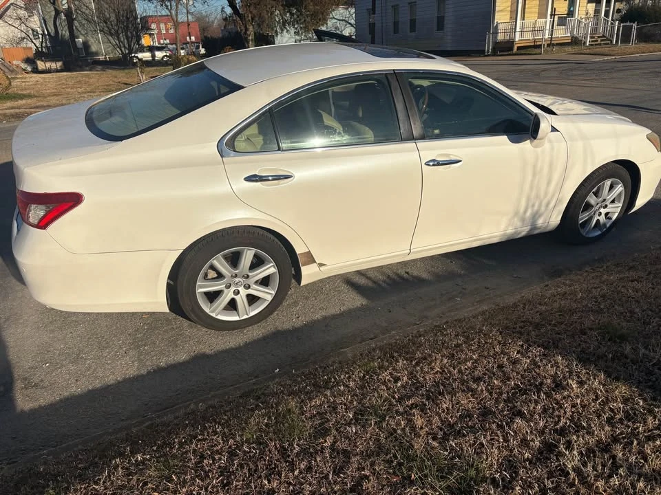 2007 Lexus ES 5th Gen - Image 2 of 4
